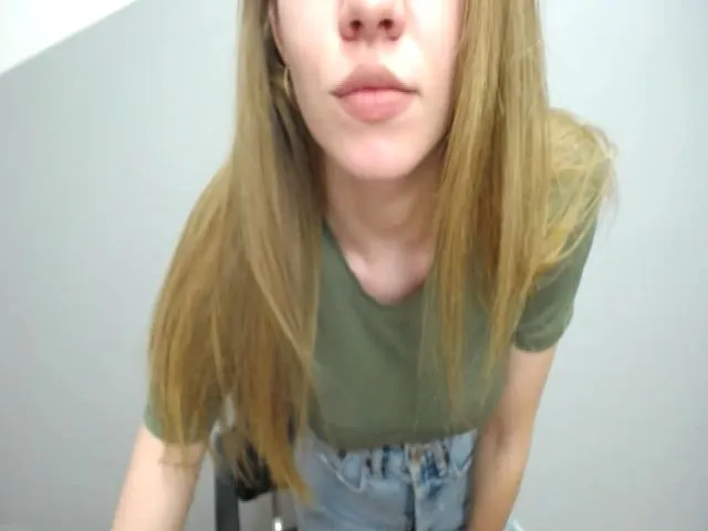 Live sex webcam photo for HappySecret_ #261547263
