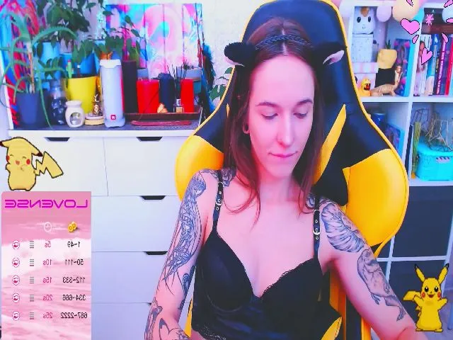 Live sex webcam photo for JinjerMoon #260561752