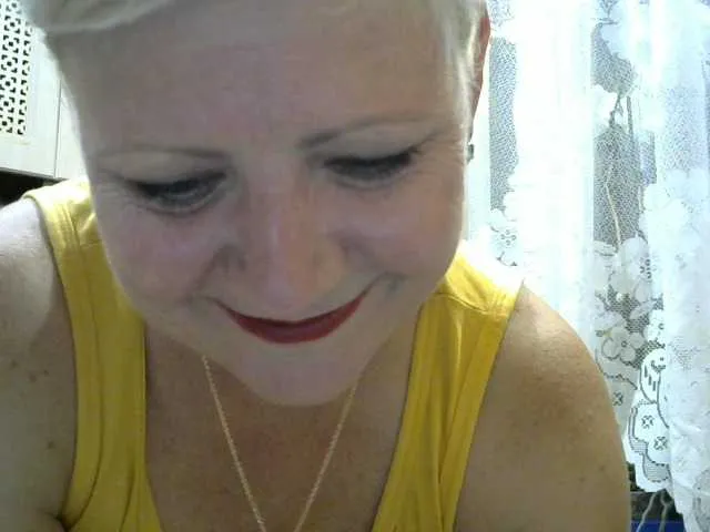 Live sex webcam photo for HelenLike #253247986