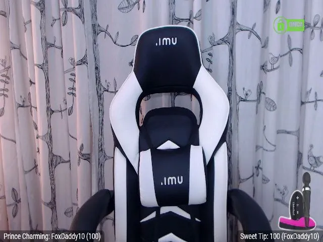 Live sex webcam photo for CharmingKARLA #265567715