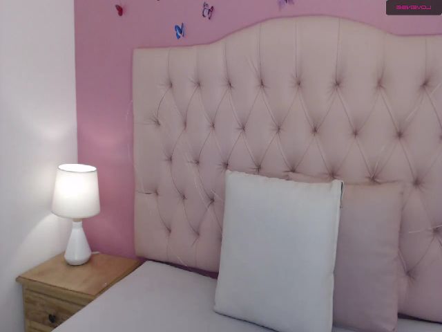 Live sex webcam photo for Keyra_R #254136079