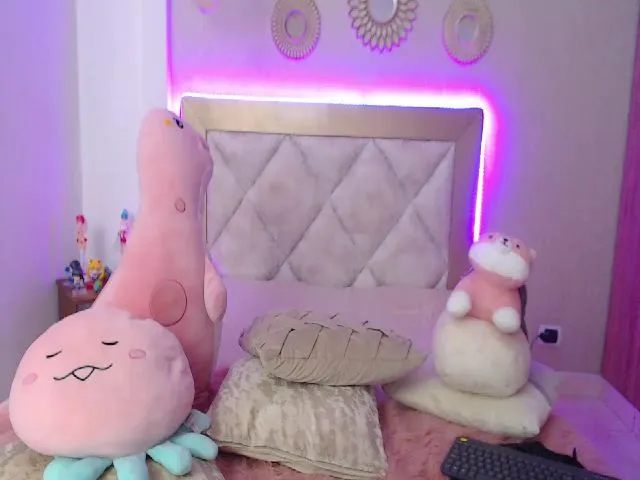 Live sex webcam photo for Sophie_pink18 #255157426