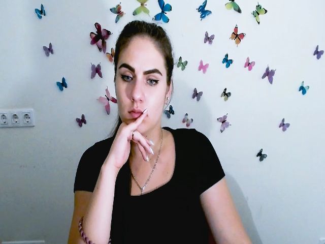 Live sex webcam photo for MollyKiss_ #264379379