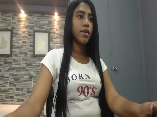 Live sex webcam photo for Saray22xx #252658587