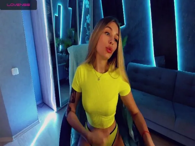 Live sex webcam photo for Adelina___ #252901257