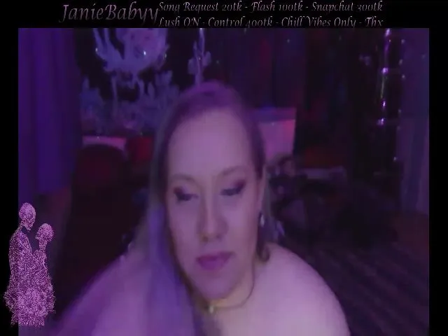 Live sex webcam photo for JanieBabyy #257938355