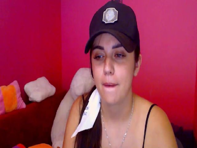 Live sex webcam photo for JordanFrank #262592155