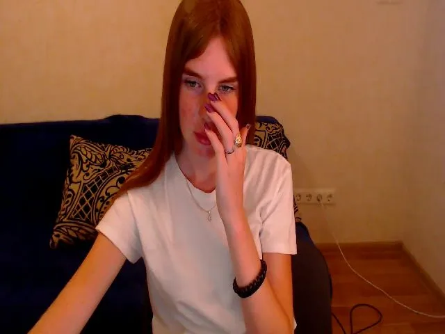 Live sex webcam photo for Vesnyshka #255399273