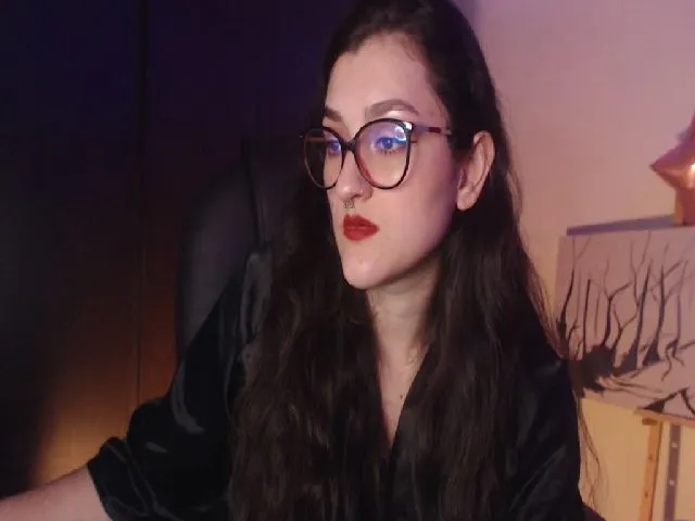 Live sex webcam photo for Miah_Peach #254723512