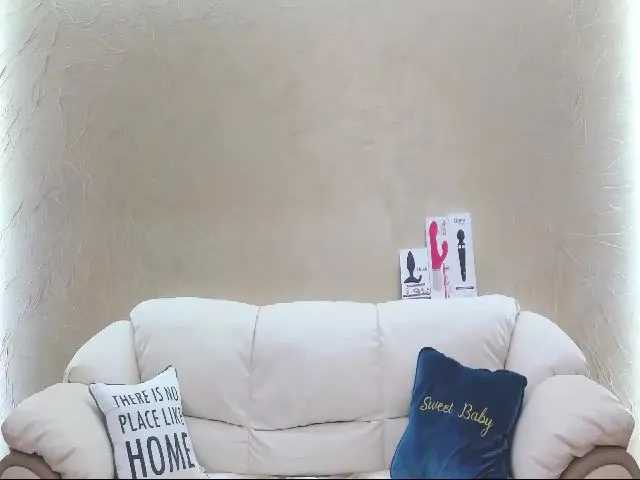 Live sex webcam photo for JulieDalton #255301939
