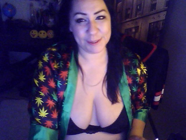 Live sex webcam photo for MaryJane46 #261280295