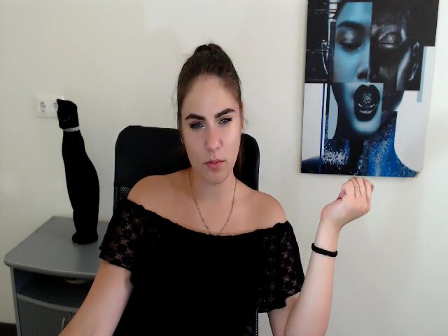 Live sex webcam photo for MollyKiss_ #260734666