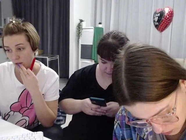 Live sex webcam photo for BugaGirls #241124222