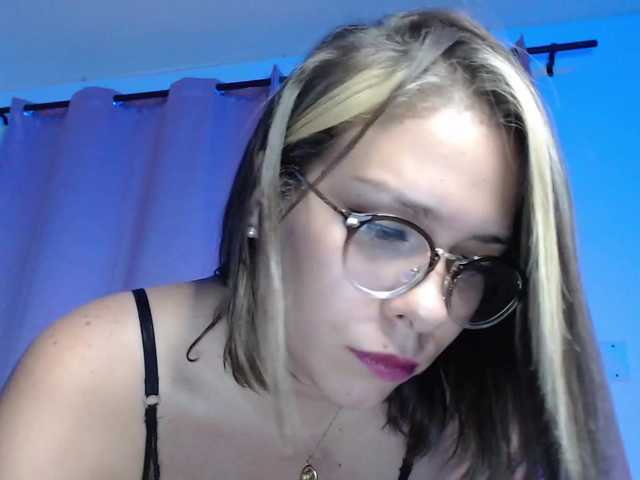 Live sex webcam photo for niaparker #241213724