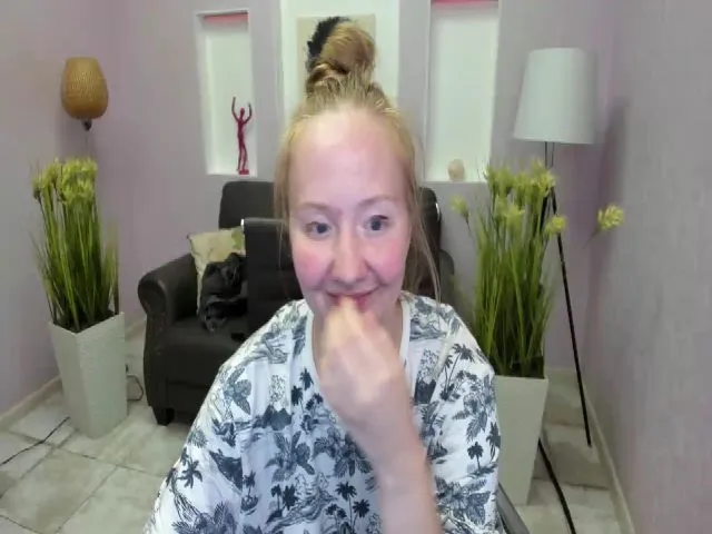 Live sex webcam photo for StunningKelly #262730104