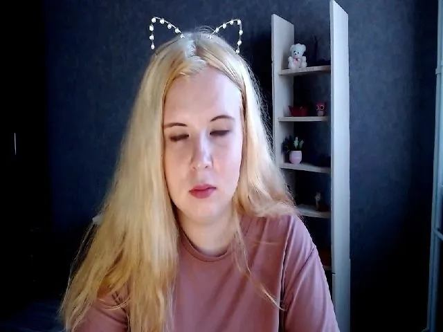 Live sex webcam photo for Melina_Top #264634843