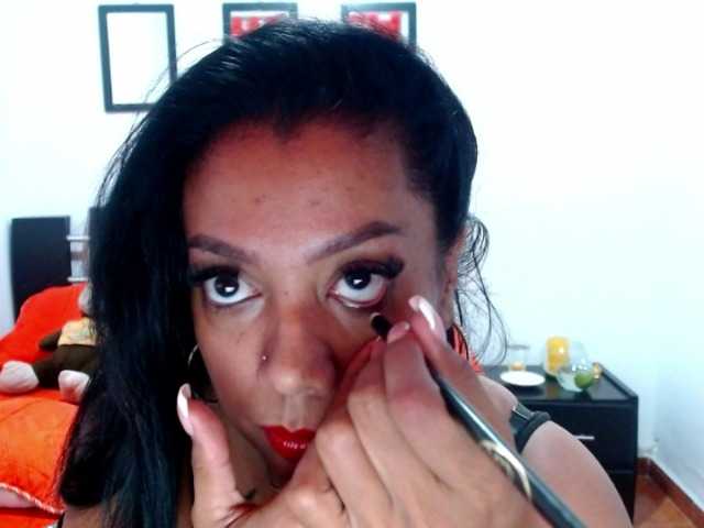 Live sex webcam photo for DIVASEX99 #241394416