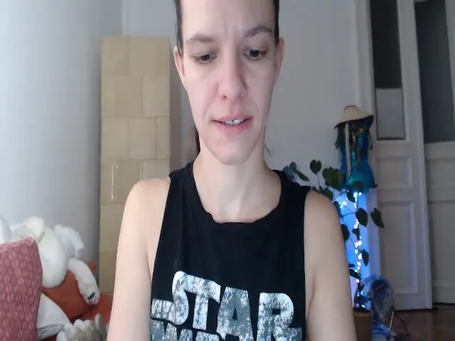 Live sex webcam photo for PetitePinkie #256083488