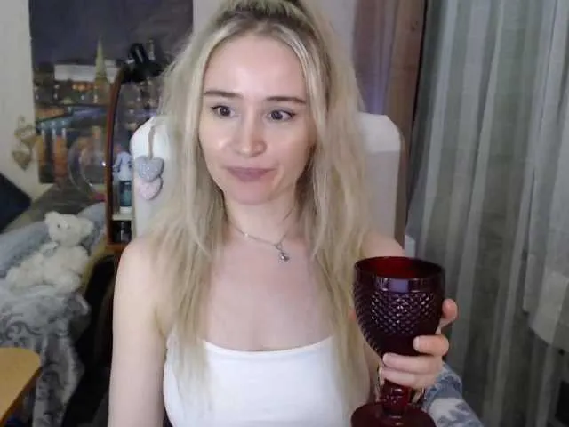 Live sex webcam photo for xyliganka777 #262860890