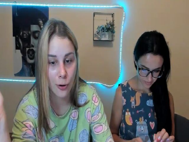 Live sex webcam photo for PolliMilk #259904159