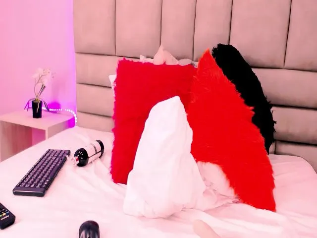 Live sex webcam photo for Megan_rauw #261502528