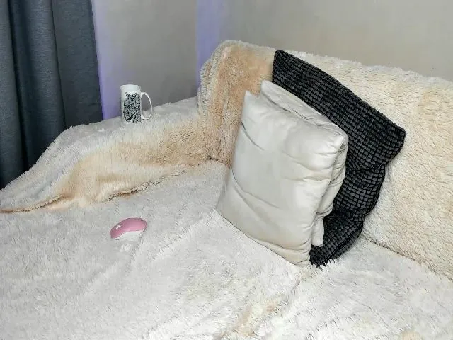 Live sex webcam photo for Urblonde #255193743