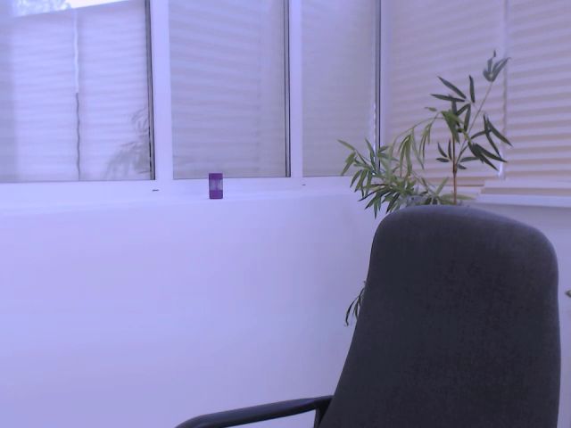 Live sex webcam photo for KendraLei #258043867