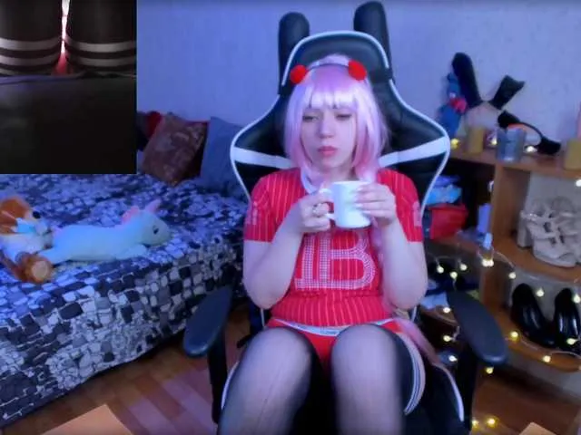 Live sex webcam photo for MiaUnicorn #245184941