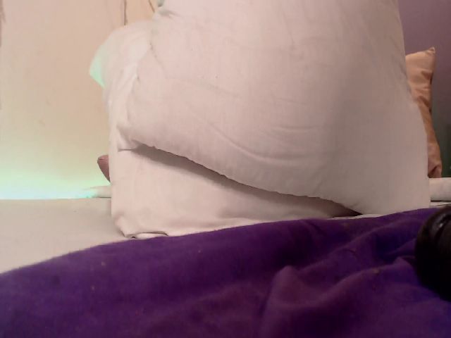 Live sex webcam photo for Allison_wild #252449479