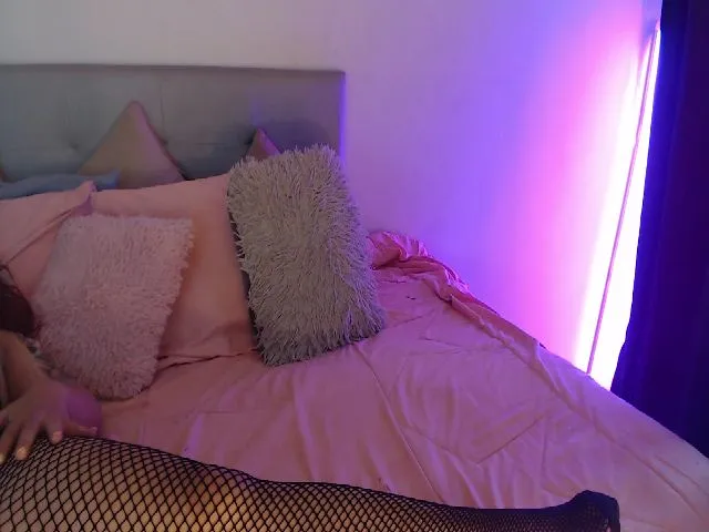 Live sex webcam photo for CALLIE_ANGEL1 #263359167