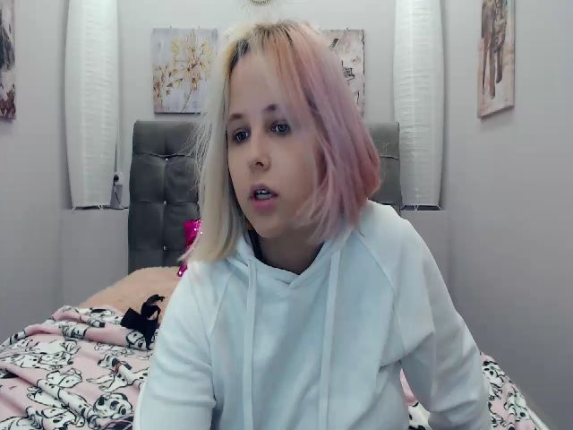 Live sex webcam photo for Helokit #256808882