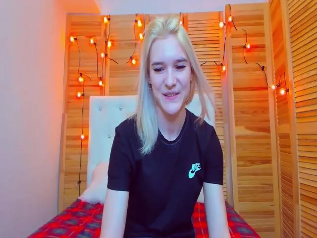 Live sex webcam photo for MarliTes #253283525