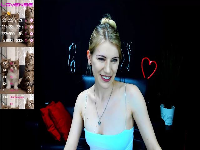 Live sex webcam photo for LiliManchest #253850759