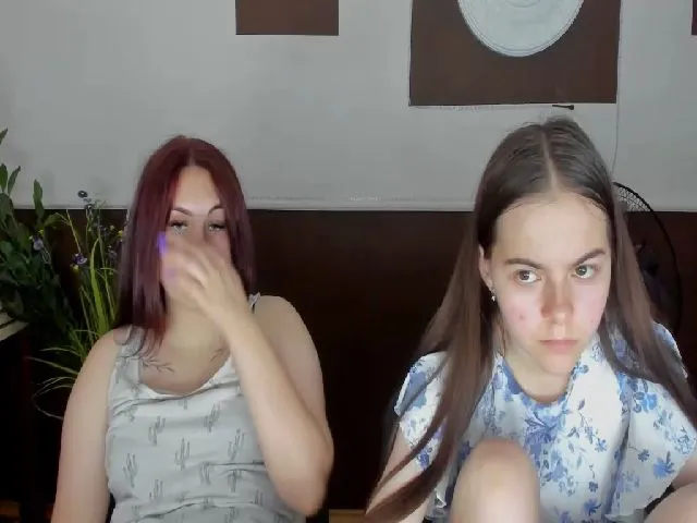 Live sex webcam photo for BeautiAmber #252449478