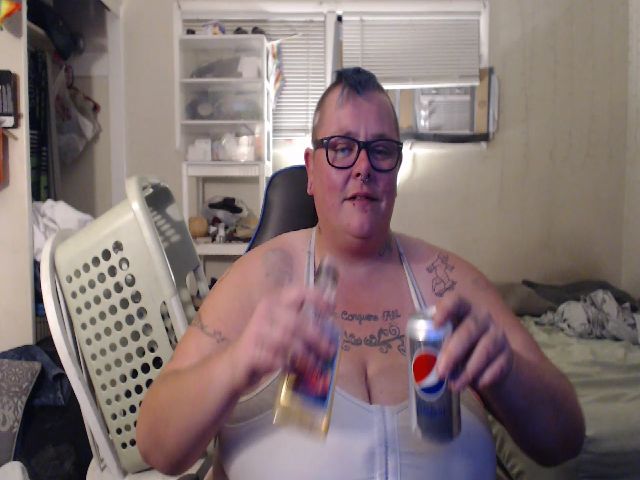 Live sex webcam photo for PunkChick420 #256223753