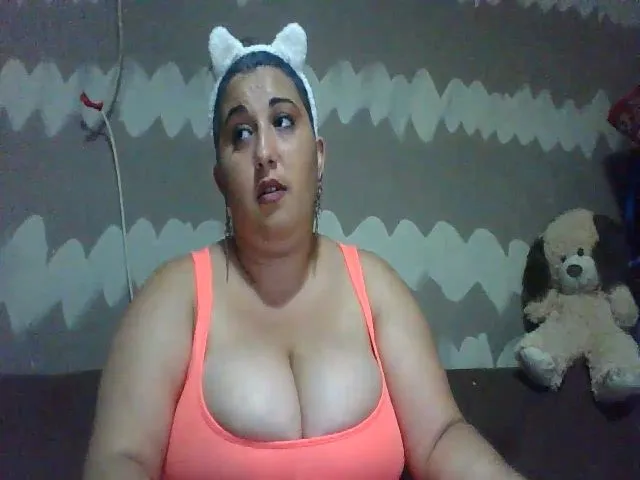 Live sex webcam photo for BigBreastsMia #256052274