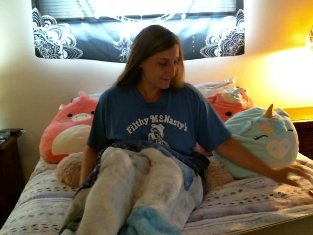 Live sex webcam photo for SuzieMoon #255683106