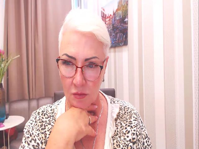 Live sex webcam photo for LadyXAnna #261468755