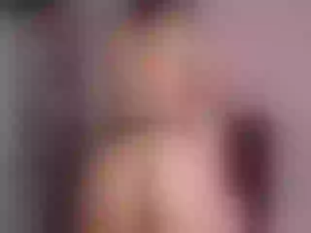 Live sex webcam photo for Sun_kissed1 #263560375