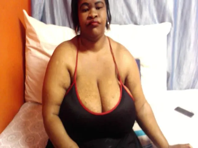 Live sex webcam photo for Sweetnozie #262426665
