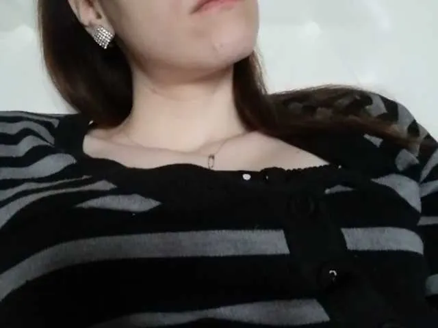 Live sex webcam photo for malaya1234980 #241257673