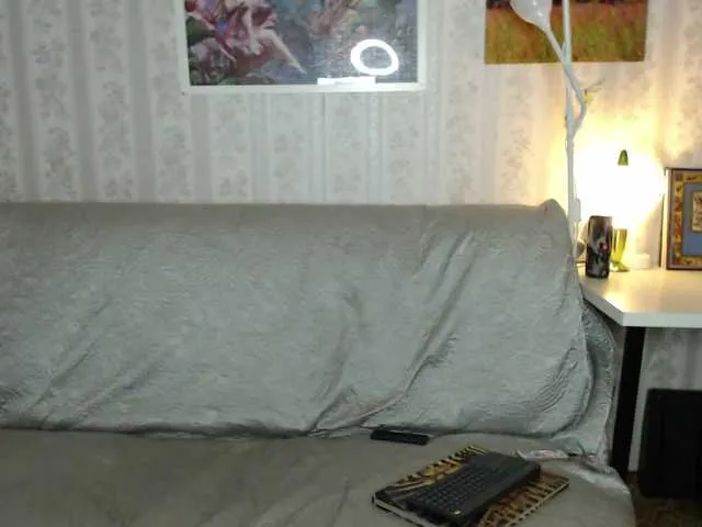 Live sex webcam photo for MiyaMei #240953311