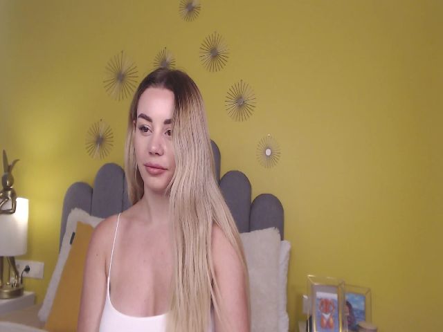 Live sex webcam photo for AnnCutie #260519385