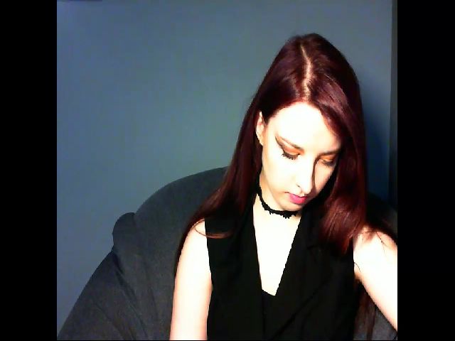 Live sex webcam photo for VirginLuna18 #252560727