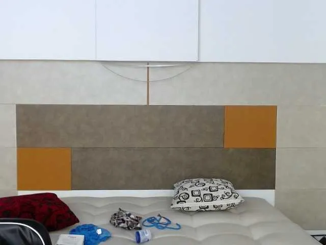 Live sex webcam photo for cristal-230 #245391500