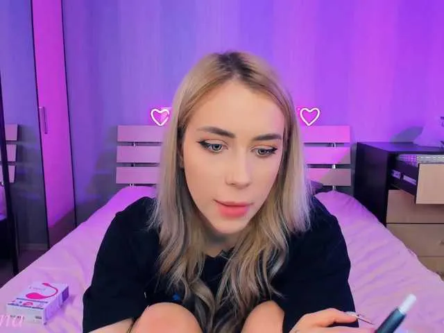 Live sex webcam photo for KaprinaGirrs #241149412