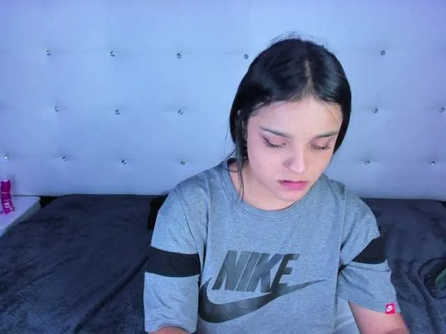 Live sex webcam photo for Morganyjhonss #265050843