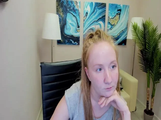 Live sex webcam photo for StunningKelly #257062450