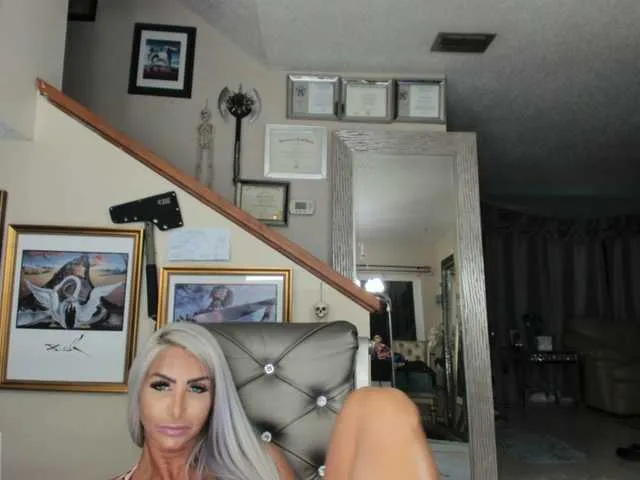 Live sex webcam photo for adrianna_fox #287953089