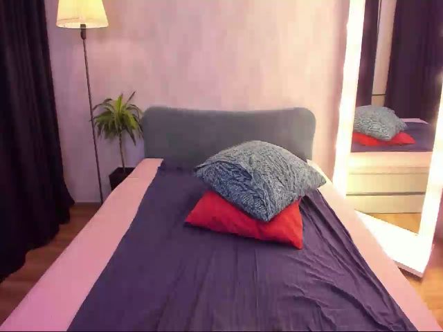 Live sex webcam photo for EmilySense #256000093